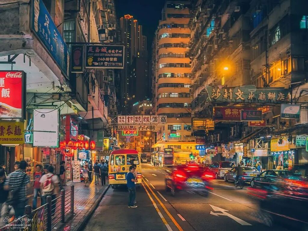 Ed_Kruger's tweet photo. Night streets of Jordan, Hong Kong
The vibrant energy of the neighborhood is on full display every night, showcasing the unique blend of cultures and traditions that make Jordan so special.
#edkruger #ed_kruger #travelphotography #hongkong #hk #jordanh… https://t.co/t5GRSzDpOO https://t.co/ALA6YjsV3E