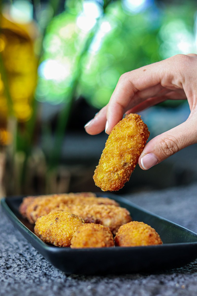 Nuestras croquetas son puro espectáculo. De jamón o cecina. Tú eliges.

📍 Avda. de los Arces, 11.Reservas (link en bio) o llamando al 910 58 11 21.

#SomosTaramara #taramareando #taramara #producto #criterio #sabor #restaurantesmadrid #croquetas #jamón #cecina