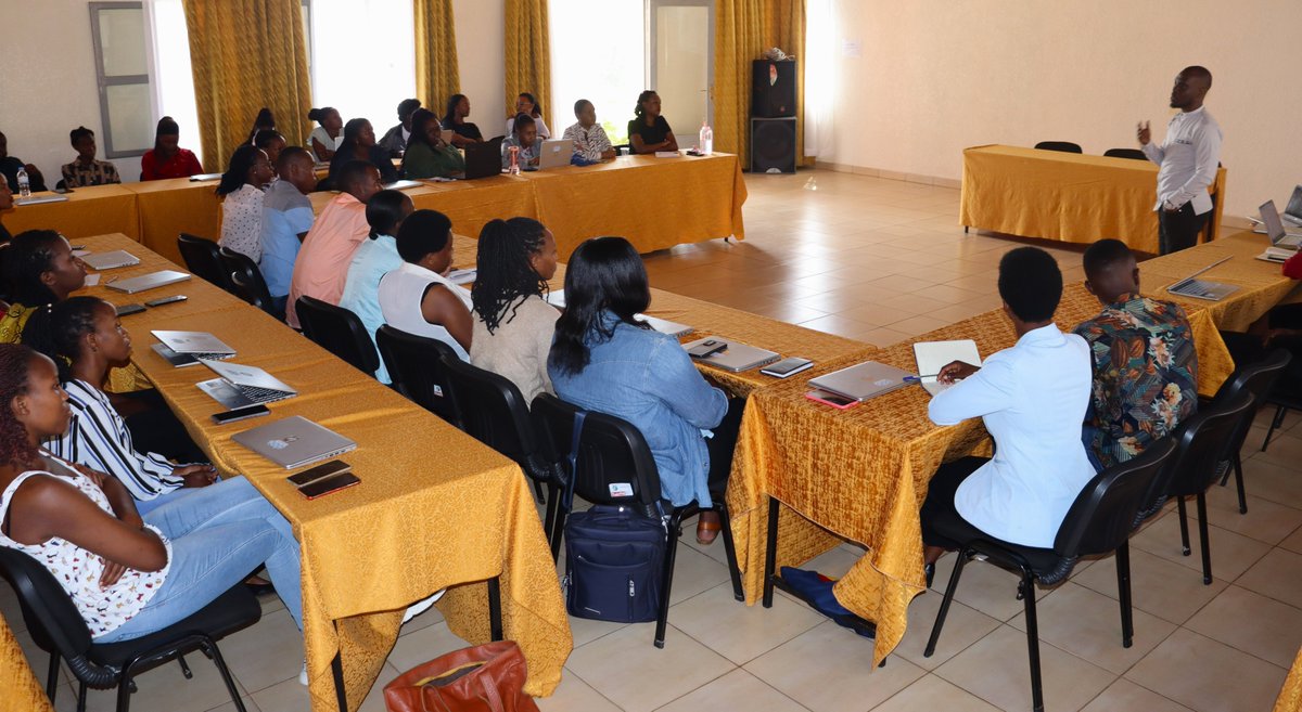 @DOTRwanda is holding an 8-day blended knowledge-sharing and capacity-building workshop in employment readiness, business coaching, access to finance, & more for #DOTYouth #DigitalChampions under #D2S @DigitalOppTrust