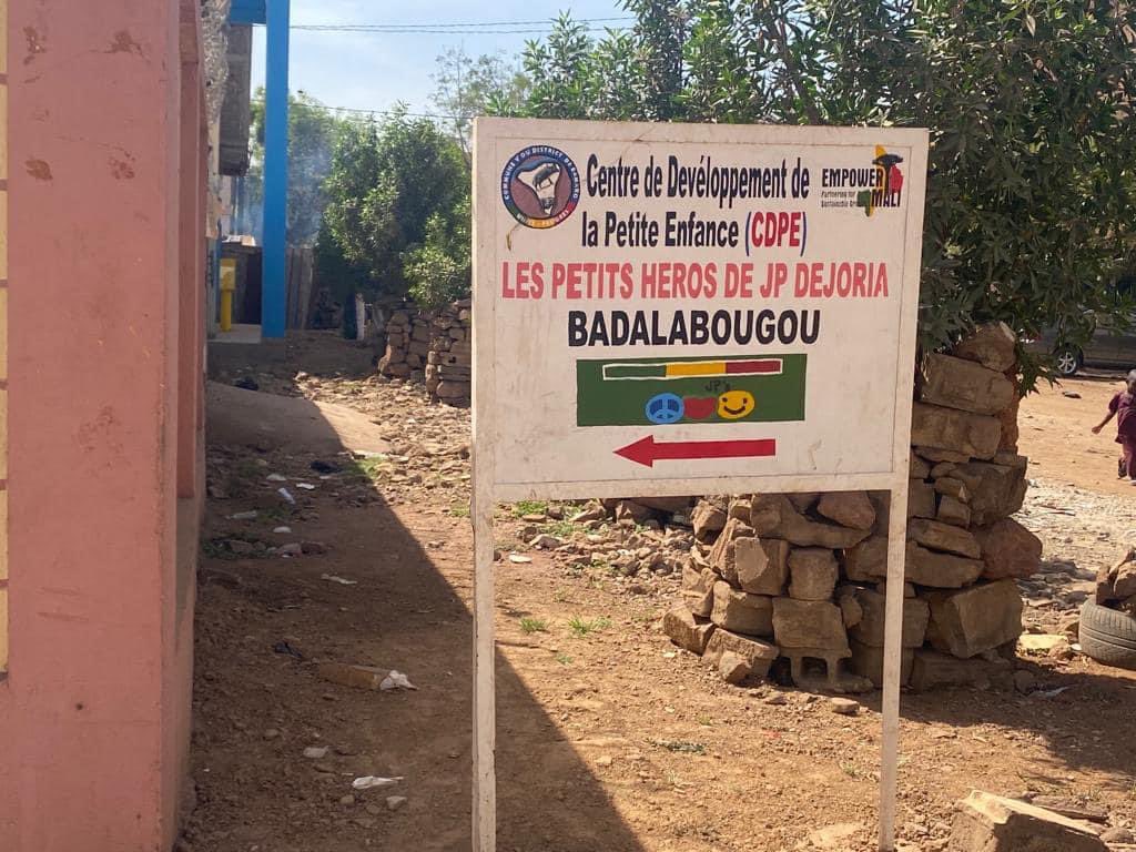 Samake4Mali's tweet photo. CHERS AMIS,

N'oublions jamais que notre objectif en tant que citoyens du Mali est de construire un pays fort et prospère. Pour y parvenir, il est important de mettre de côté nos émotions et de se concentrer sur le travail. #MaliFortEtProspère 🇲🇱️ https://t.co/9wdHbNYrO6