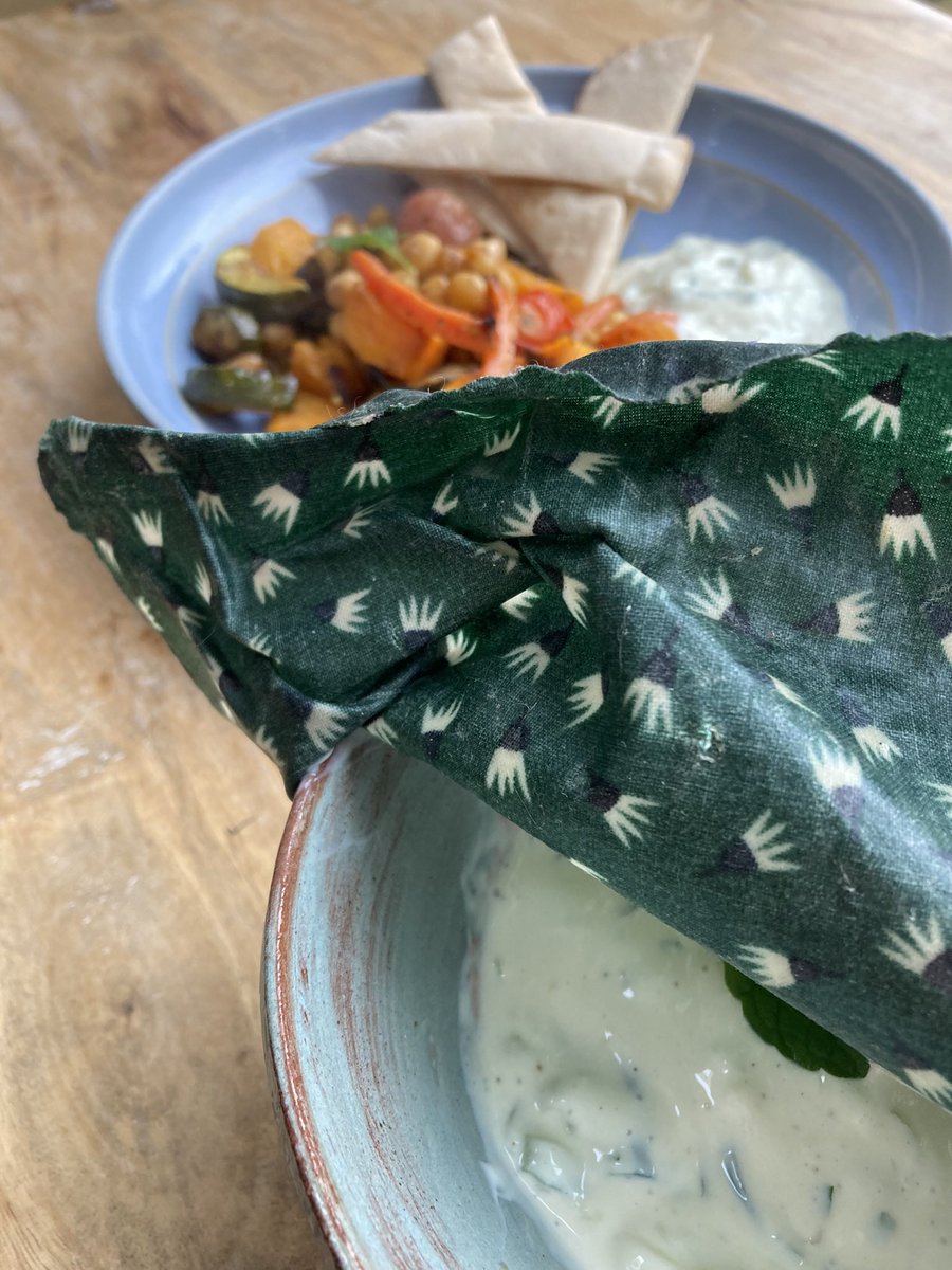 Home made tzatziki is never quite the same as eating it in a taverna in Greece 🇬🇷 #beeswaxwraps #keepfoodfresh #organiccotton #greekfood
