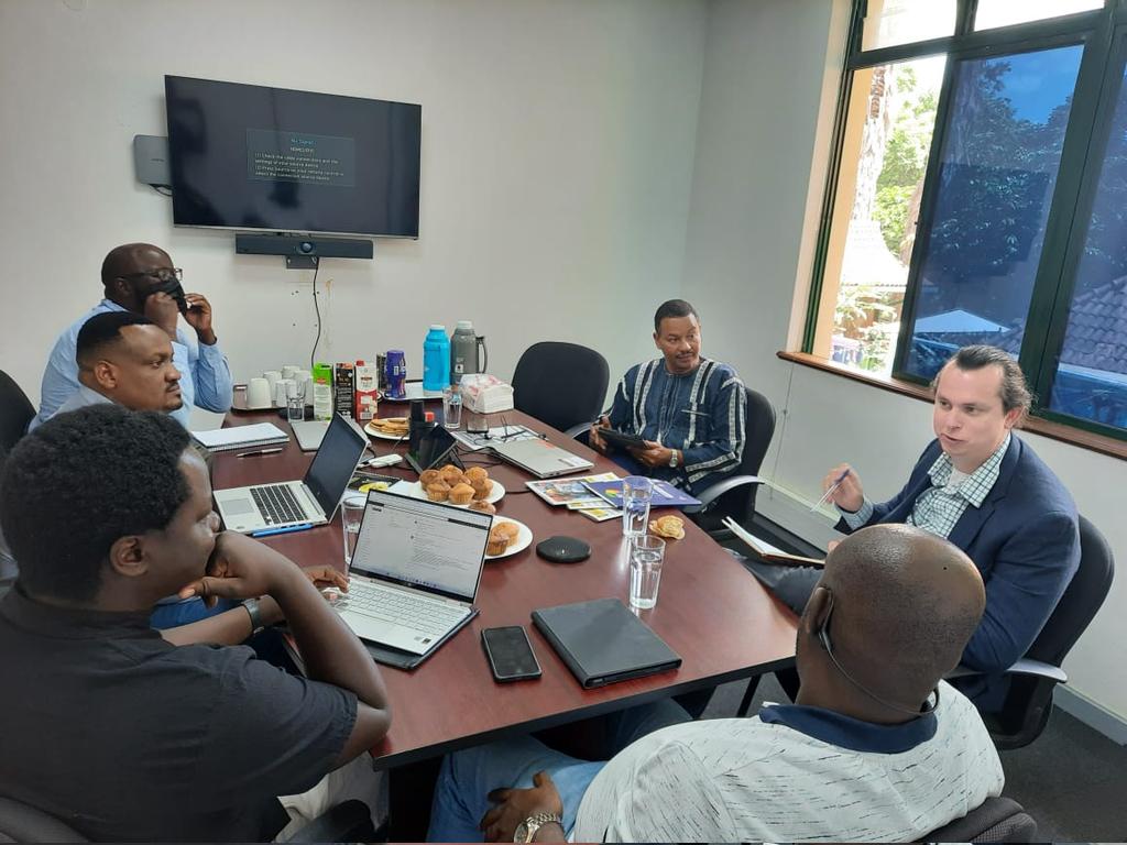 AmnestyKenya's tweet photo. Yesterday, our ED, @irunguhoughton and Digital Rights Manager @VictorNdede were pleased to host @alkags from @Open_Institute and Chris Maloney of @Hewlett_Found to discuss all matters #DataGovernanceKE and #DataProtectionKE and our plans for 2023. https://t.co/F0vYKV1kwk