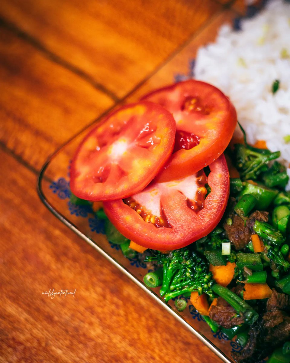 _munyaofelix's tweet photo. Rice and veggies
I cook i shoot i eat...
#foodhour #foodphotography #foodstagram #foodie #food #foodporn #instafood #kenyanfood https://t.co/biQVM99Y2U