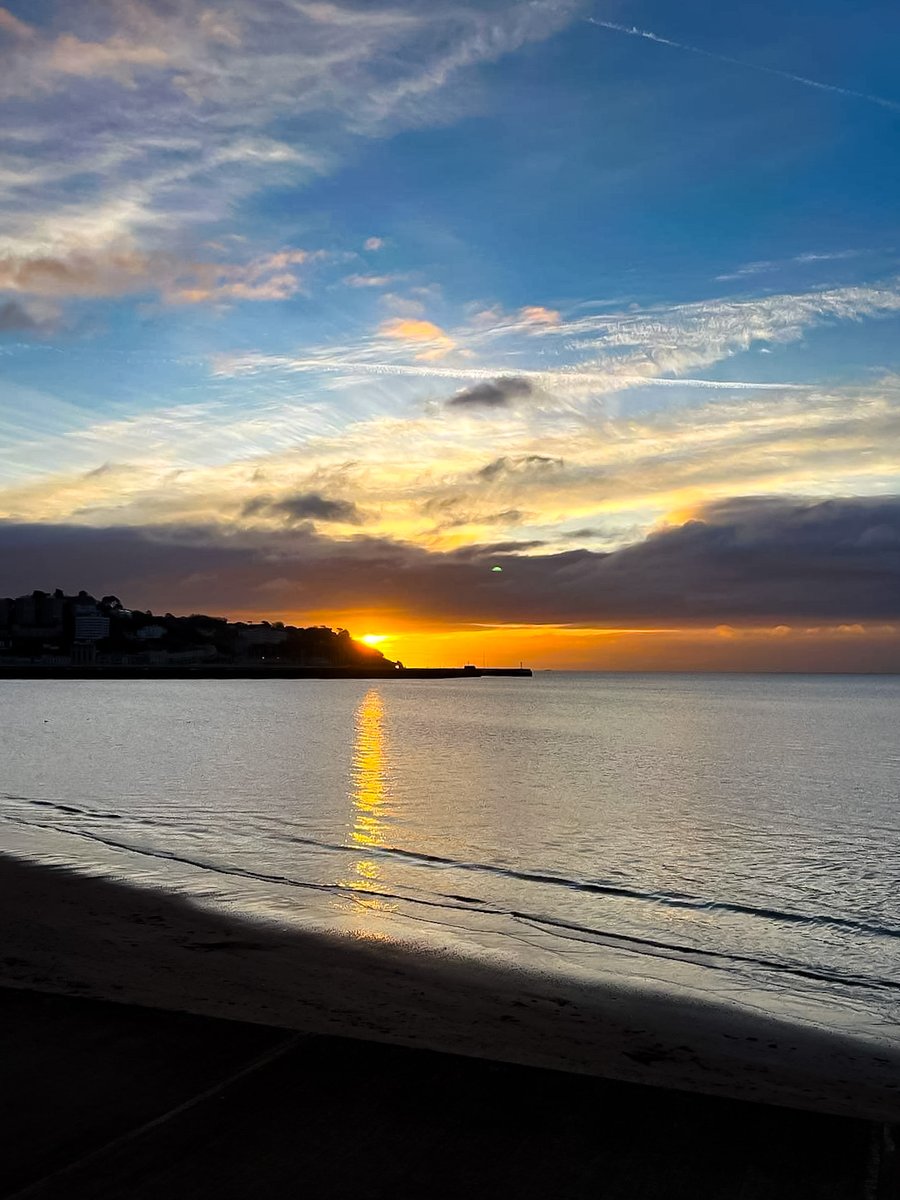 Beach sunrises are the best 😍 

Picture was taken by Verity on her early beach walk this morning.