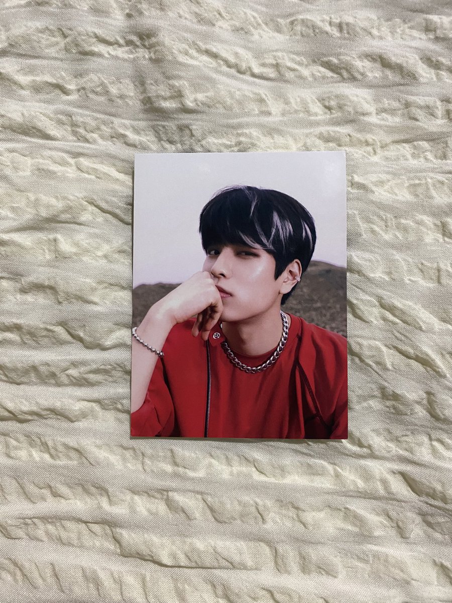_forsaonlyle's tweet photo. ปกติแล้ว mini photo card ของ straykids อัลบั้ม noeasy เค้าขายกันเท่าไหร่คะ เราไม่รู้ เราว่าจะปล่อย มีใครสนใจมั้ยคะ #ตลาดนัดเด็กหลง #ตลาดนัดstraykids #miniphotocard https://t.co/YyfAozpVsn