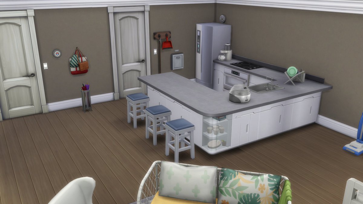 Psycho_Sim's tweet photo. I'm building an apartment complex. Not sure how many studios, 1 be, &amp; 2 Br I'm going to have, but here the 1st studio. I got lazy with the bathrooms &amp; used one I've had in my gallery for ages. I did tweak it some though. https://t.co/iiuhRfZafK