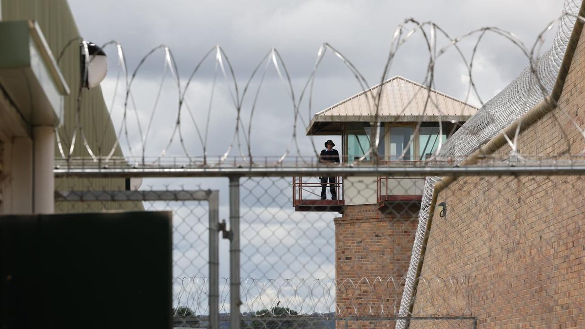 PrisonersUnion's tweet photo. ‘Abhorrent’ racial clustering gone at Goulburn prison >> https://t.co/ezts3OdAFQ - A race war and a spate of murders saw #Goulburn prison labelled a ‘killing field’ and prompted a radical move to segregate inmates. Now that practice has been scrapped. #nswpol #RacialSegregation https://t.co/Mi2WWE9Nou