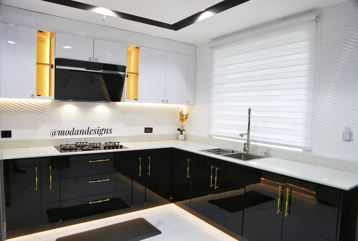 modandesigns's tweet photo. Hello Guys

Kitchen they say is d heart of a home &amp; yes, we have just given a home another chance to live "A Deserved Heart"

Creating an inviting &amp; comfortable cooking environment, also a space dat aids digestion was d inspiration behind this alluring space and it was achieved https://t.co/frEAJObkdh