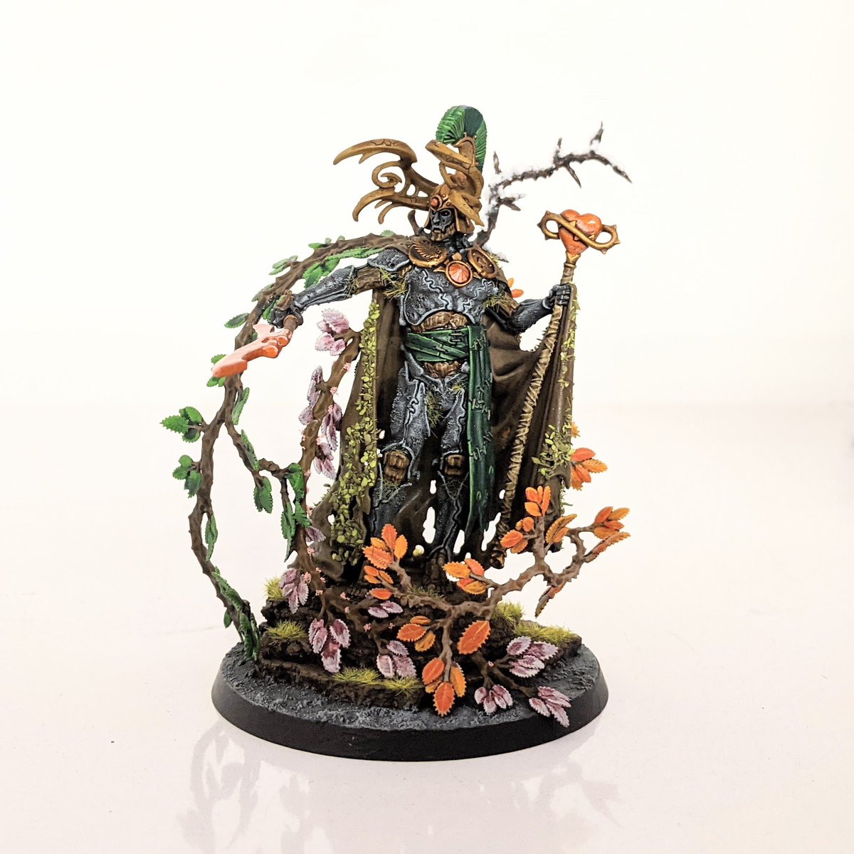 Natman1982's tweet photo. Two years ago today I finished my Aeldari Exodite Avatar of The World Spirit, and it is still one of my favourite creations to date.
#PaintingWarhammer #WarhammerCommunity #warhammer40000 @warhammer https://t.co/9g1flK8d6U