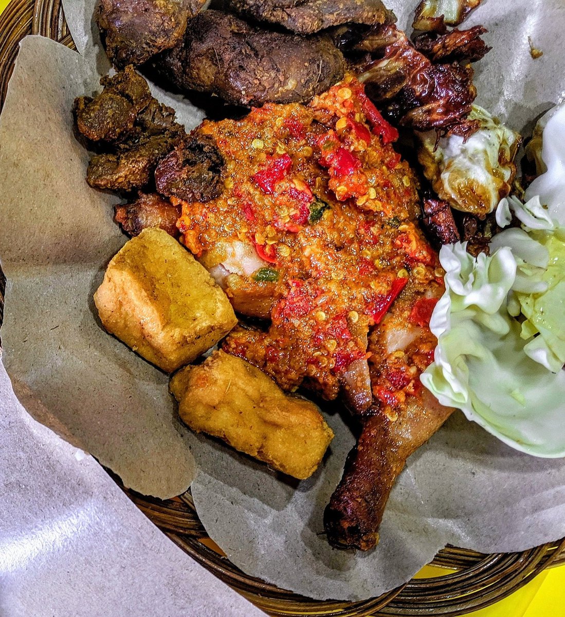 Ashsukamakan's tweet photo. Gepuk atau Geprek ? https://t.co/GT5M34qGtW