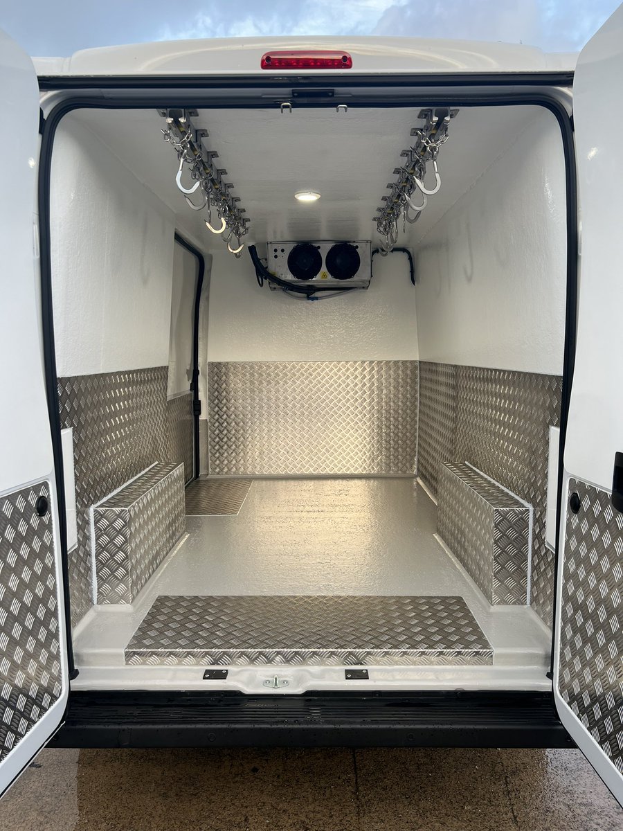 CoolVan tweet media