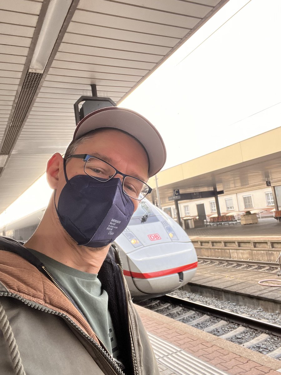 reiner95's tweet photo. Los gehts mit #ICE370 und 3 Minuten Verspätung nach Karlsruhe. 🤓 https://t.co/eVmWxdFnts