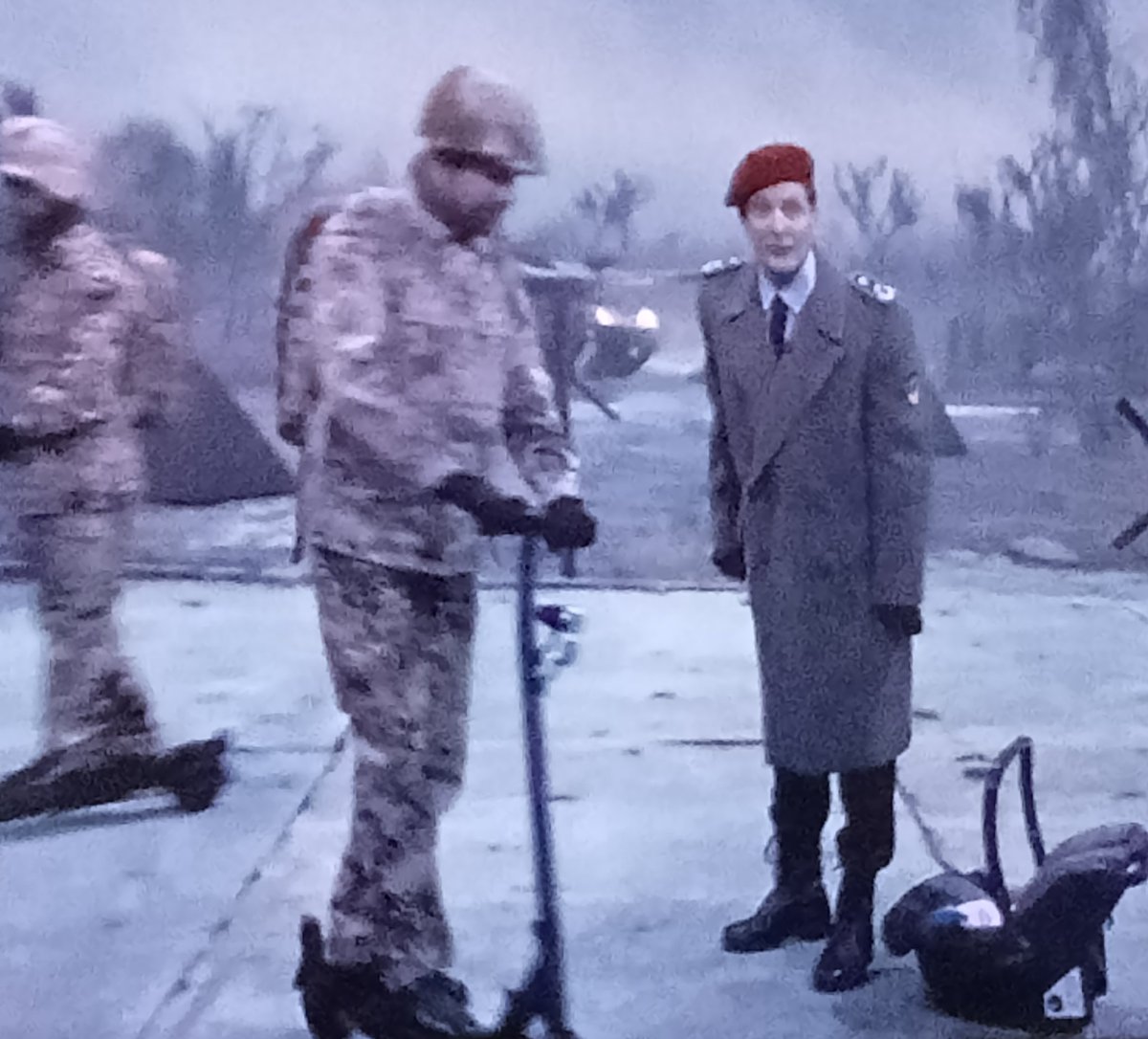 Mentaltrainer1's tweet photo. Mit der neuen E-Roller Brigade wird der Russe eingeschüchtert 😜😂😂😂 Für 2 Kampftage Munition: Läuft! @BirgitBea @DetekteiFFM @frielingbailey @kleopatra2009 @lebenskraftraum @NachteuleMaggy @ciao_calotta @SFS_Schaible @TraumHeizung @ugs777 #bundeswehr https://t.co/6QkaSPB6gR
