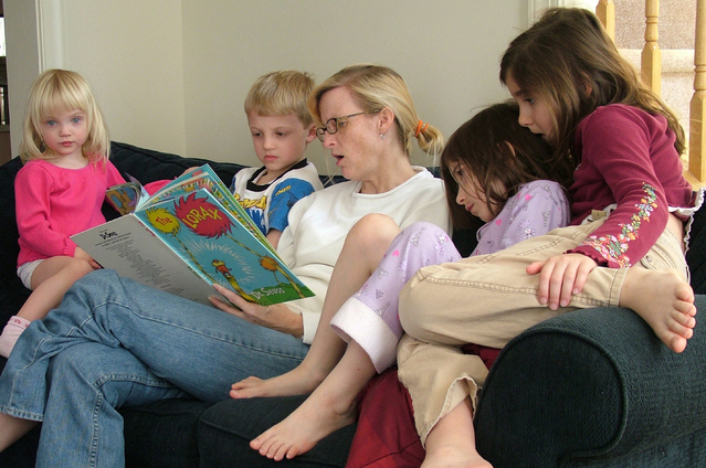 2aspirelearning's tweet photo. It’s National Story telling week! It’s good to start early with stories, use our ‘Storytelling for toddlers’ activities on Moodle for ideas. Course: Learner Activities (https://t.co/aCrVprBASe)
#2aspire #familylearning https://t.co/VuRrD1kTGt