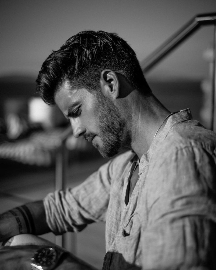 لو خانت الدنيا وخان الناس 
.....! وابتعد الاصحاب 
عيناك ارض لاتخون...؟

#امير