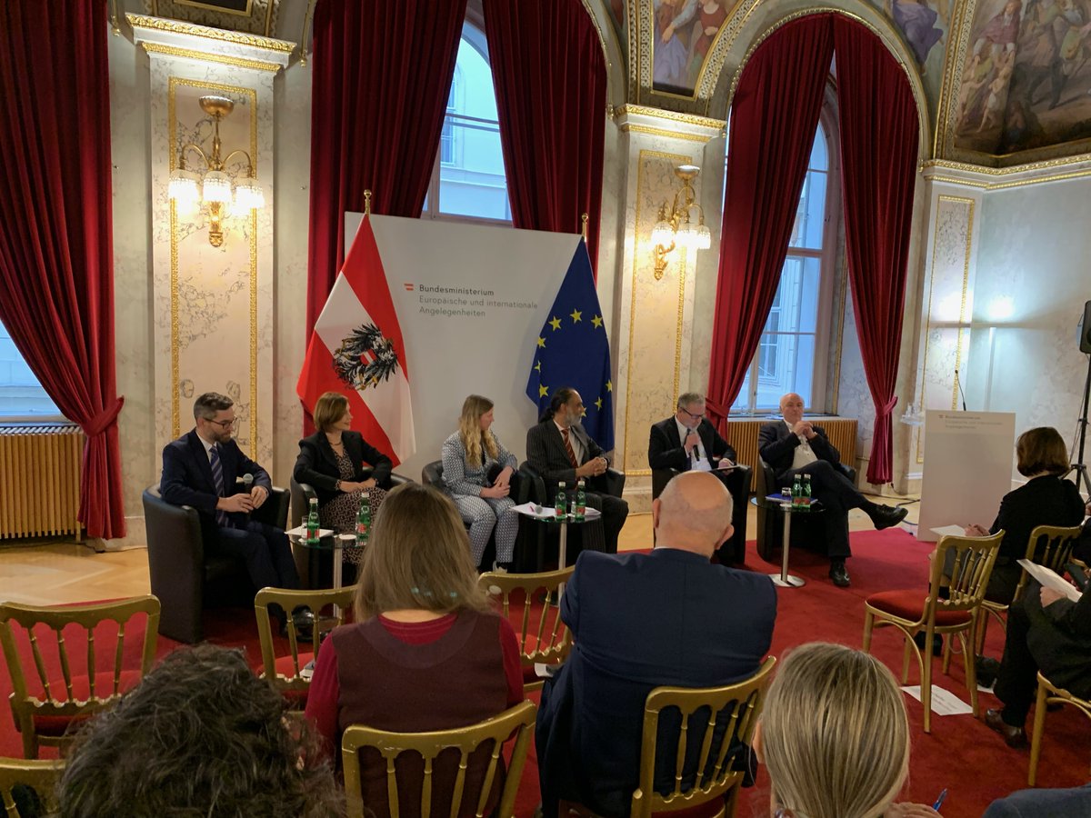 At the #TechDiplomacyTalk last Friday in Vienna, experts explored the future of the internet and its impact on public value, human rights and sustainable innovation. Highlights included insights from the UN's Tech Envoy <a href="/gioasempre/">Amandeep Gill</a> &amp; <a href="/HannesWerthner/">Hannes Werthner</a>'s #DigitalHumanist vision.