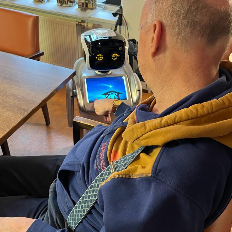 Op 16 februari van 10:00 – 11:00 uur gaan we samen 
met <a href="/RoboticsSara/">Sara Robotics</a> in gesprek over het onderwerp 'zorgtechnologie, wat vindt de cliënt er van?'

Ben je er ook bij? Geef je hier op: slimmezorgestafette2023.nl/programma-onde…

#event #innovatie #eHealth #robotics #sze2023