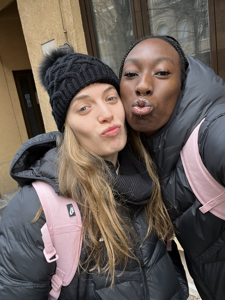 Kisses sunshines <a href="/cansu_ozby/">Cansu Özbay</a>