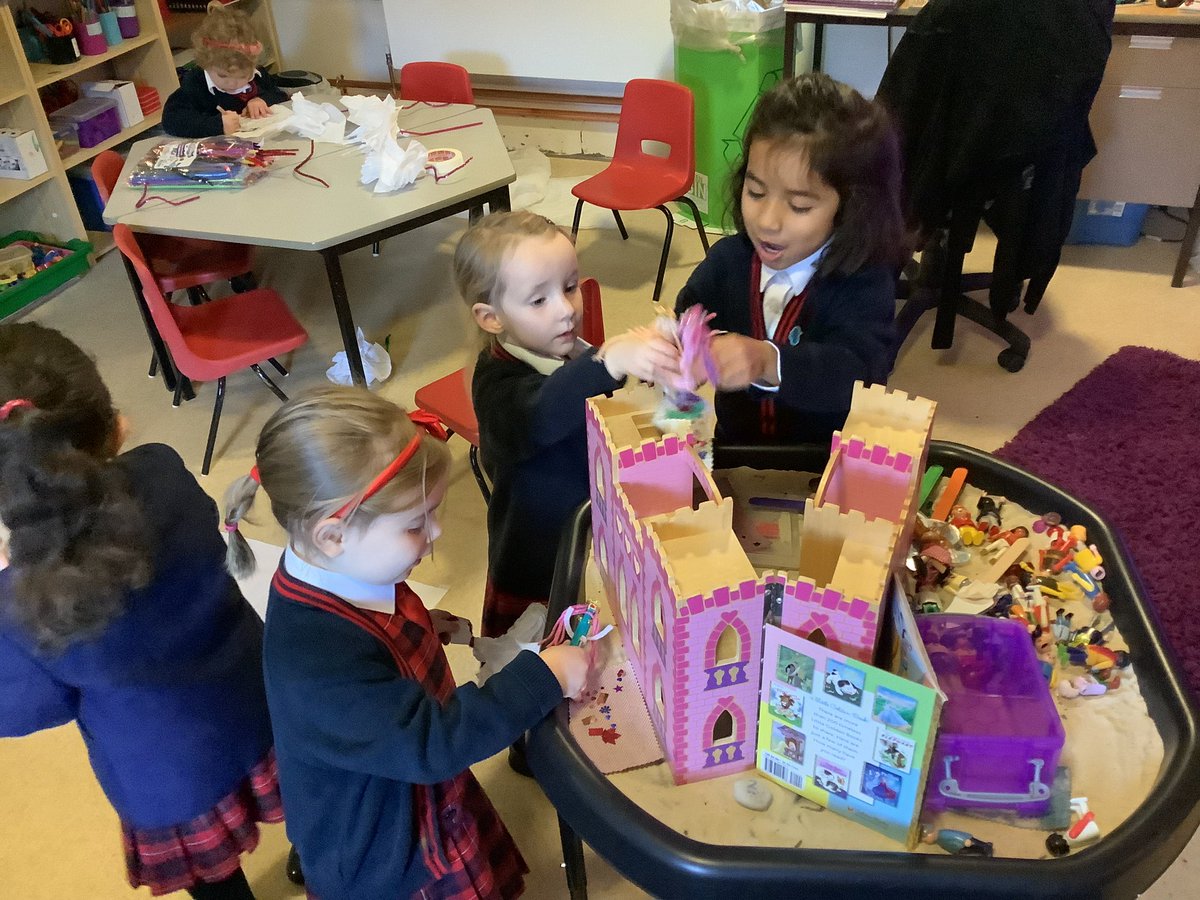 Kindergarten enjoyed making their very own small world Princess Jasmine and magic flying carpets yesterday. They are having even more fun using them to create stories today 🤩 #aladdin 🧞‍♂️👑 <a href="/TalbotHeathSch/">Talbot Heath School</a>