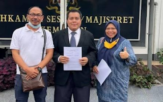 BilikGuru's tweet photo. MPK, kakitangan diarah bayar RM40,000 tebang pokok mangga guru
more: https://t.co/2XNl2dLaxI
#GuruCemerlang #MalaysiaSejahtera https://t.co/Y1syYpeQds