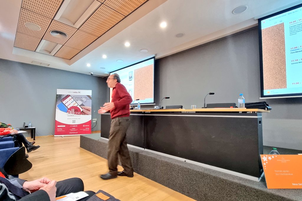 Clickedu's tweet photo. ¡El #ChatGPT y la #OpenAI a debate en el V Ciclo de Innovación Educativa del Dr. @peremarques! Más reflexión, más valores, más foco en el alumno, es la apuesta de #Clickedu y @Qualiteasy para fortalecer a nuestros alumnos. https://t.co/BeEt4kSdSu
