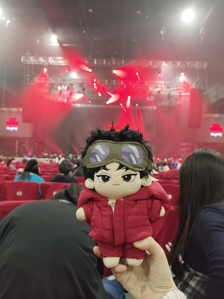 kengwangfei's tweet photo. My baby, we're here. 
🕰 APO TIME🕰  
@Nnattawin1 
#Nnattawin   
#apocolleagues https://t.co/cVtDvt0qgN