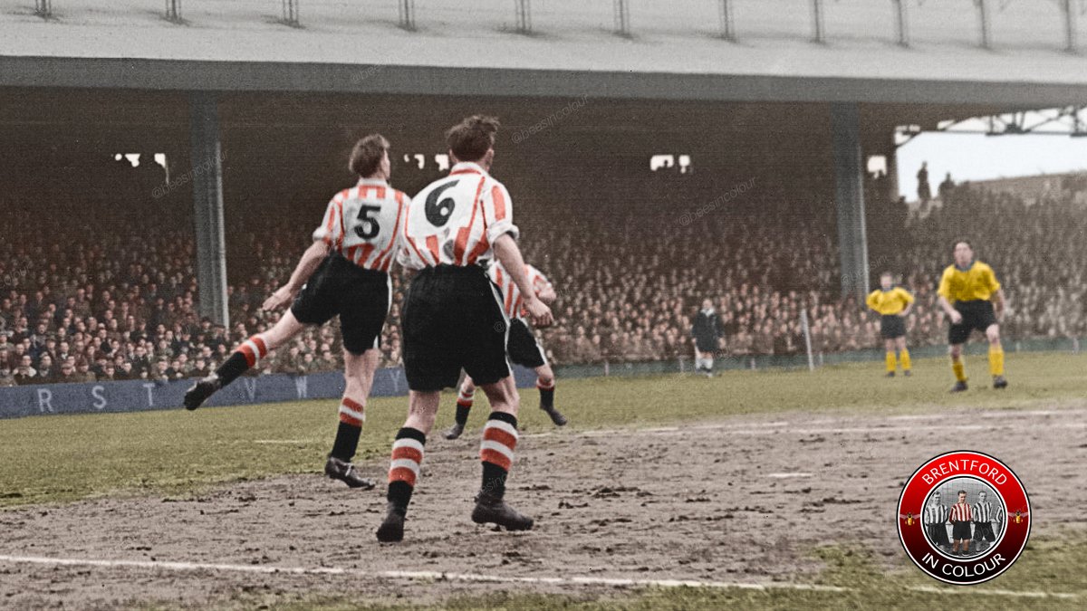 Rather crude shirt numbers attached to the famous red and white stripes during an FA Cup replay at Hull's Boothferry Park in January 1954. Full photo in the 'Reimagined' book #Brentford #BrentfordFC #Beesincolour #hcafc