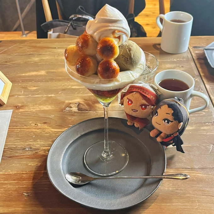 おしゃなパフェ屋さん行った 