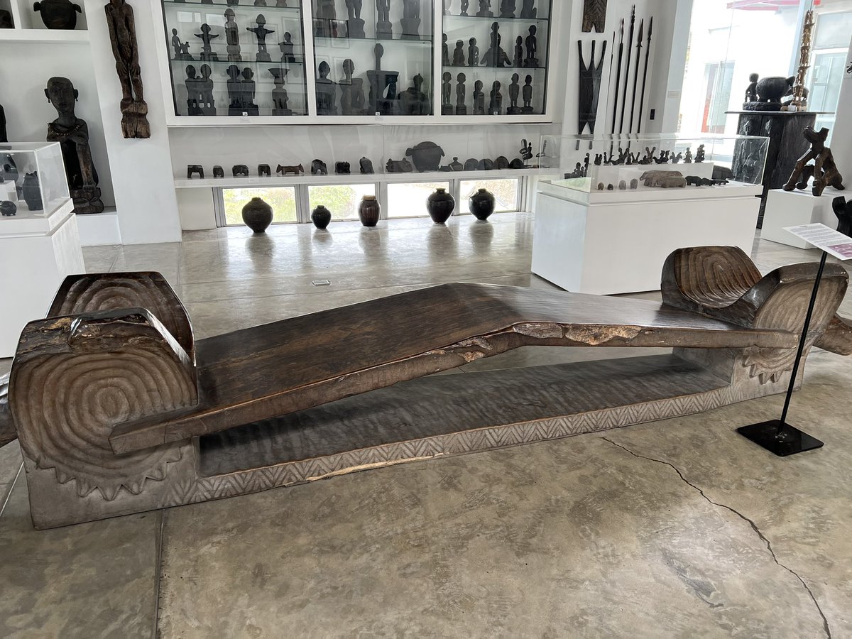 liaysuitcase's tweet photo. got curious about these, to me, initially i thought they were short slides for kids but found out that this is a long ass chair called Hagari...amazing! #hagari #bencab #baguio #alterbaguio #altercebu https://t.co/EJVGdoxuZG