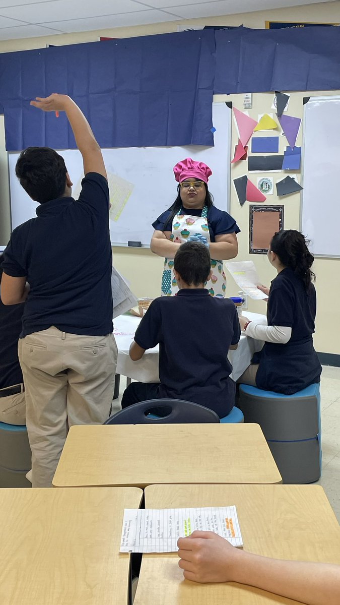 AVID_All_Star's tweet photo. Miss Cintron’s @AVIDExcel students @RCHC12 are checking to see if their #focusnotes are really “note-ready” by creating pb&j sandwiches using their notes as a how-to guide. 💪🏼😆 🥜🍞🍇🍓@CSUSA_FL_ELL @AVID4College https://t.co/0zuJLsaVtv