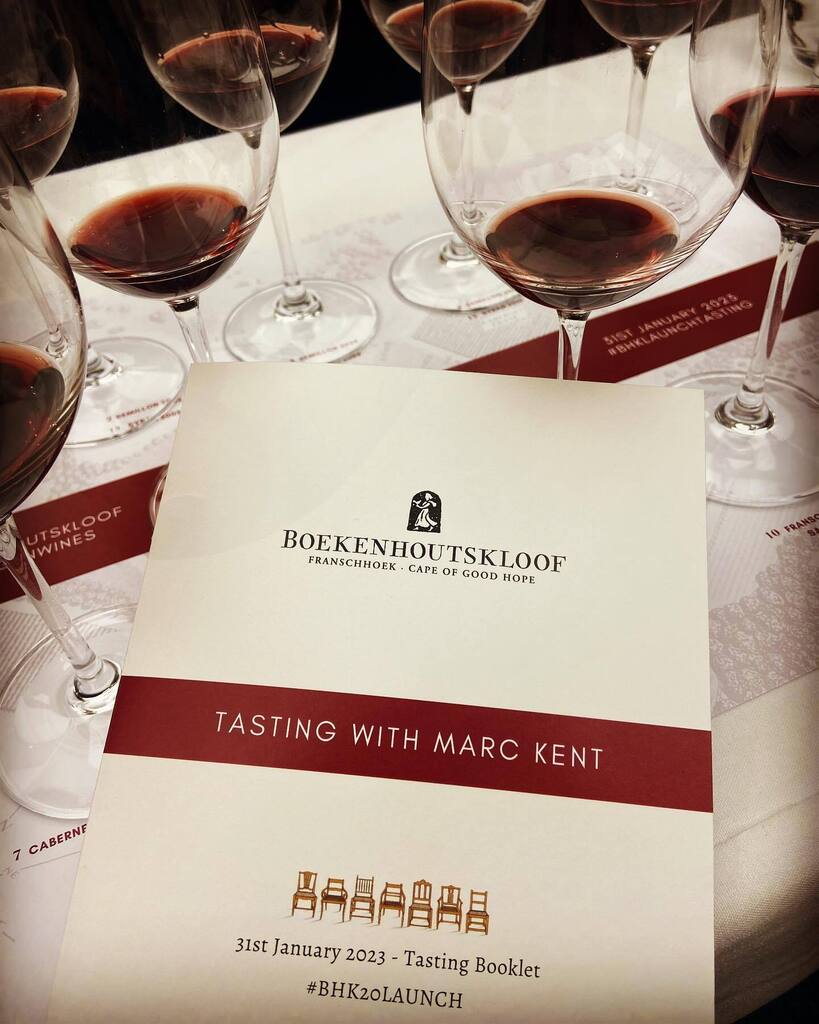 Amazing tasting with Marc Kent - release of the 2020s &amp; some older vintages going back to 2001 - so many wonderful wines 🍷Thank you 
.
#semillon #syrah #cabernetsauvignon #franschhoek #stellenbosch #swartland #oldvines #southafrica instagr.am/p/CoFT5Kttcr3/