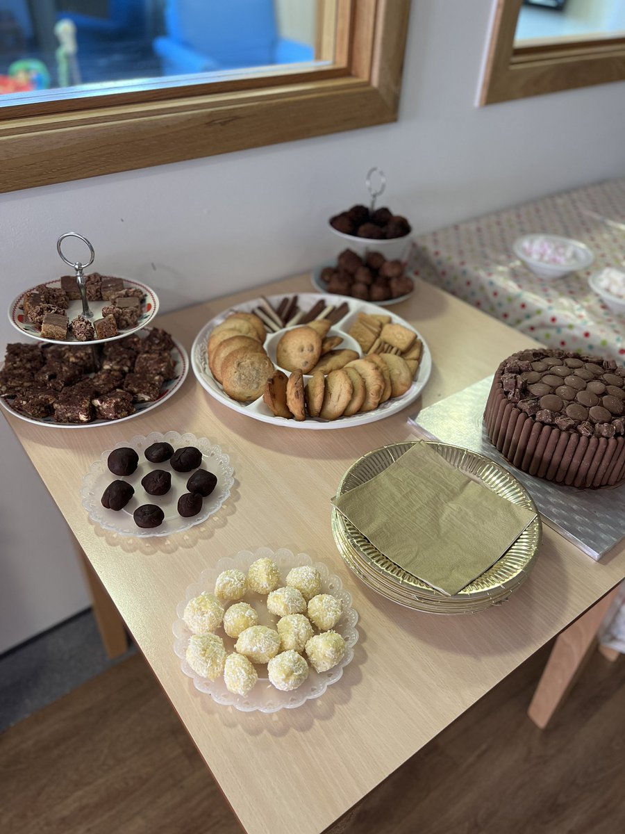 MBUCHLOE tweet media