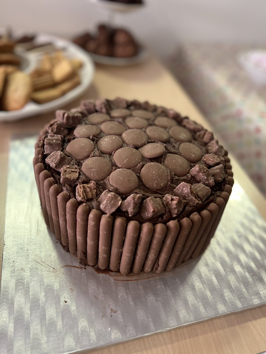 MBUCHLOE tweet media