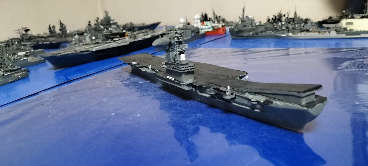 YrhPpTAK7jYc4Bu's tweet photo. #架空艦
今夜の建造はここ迄です!
蒼龍改装架空スカイママは
ざっくり塗装と各部のでっち上げしましたです! https://t.co/yoIZJuchxe