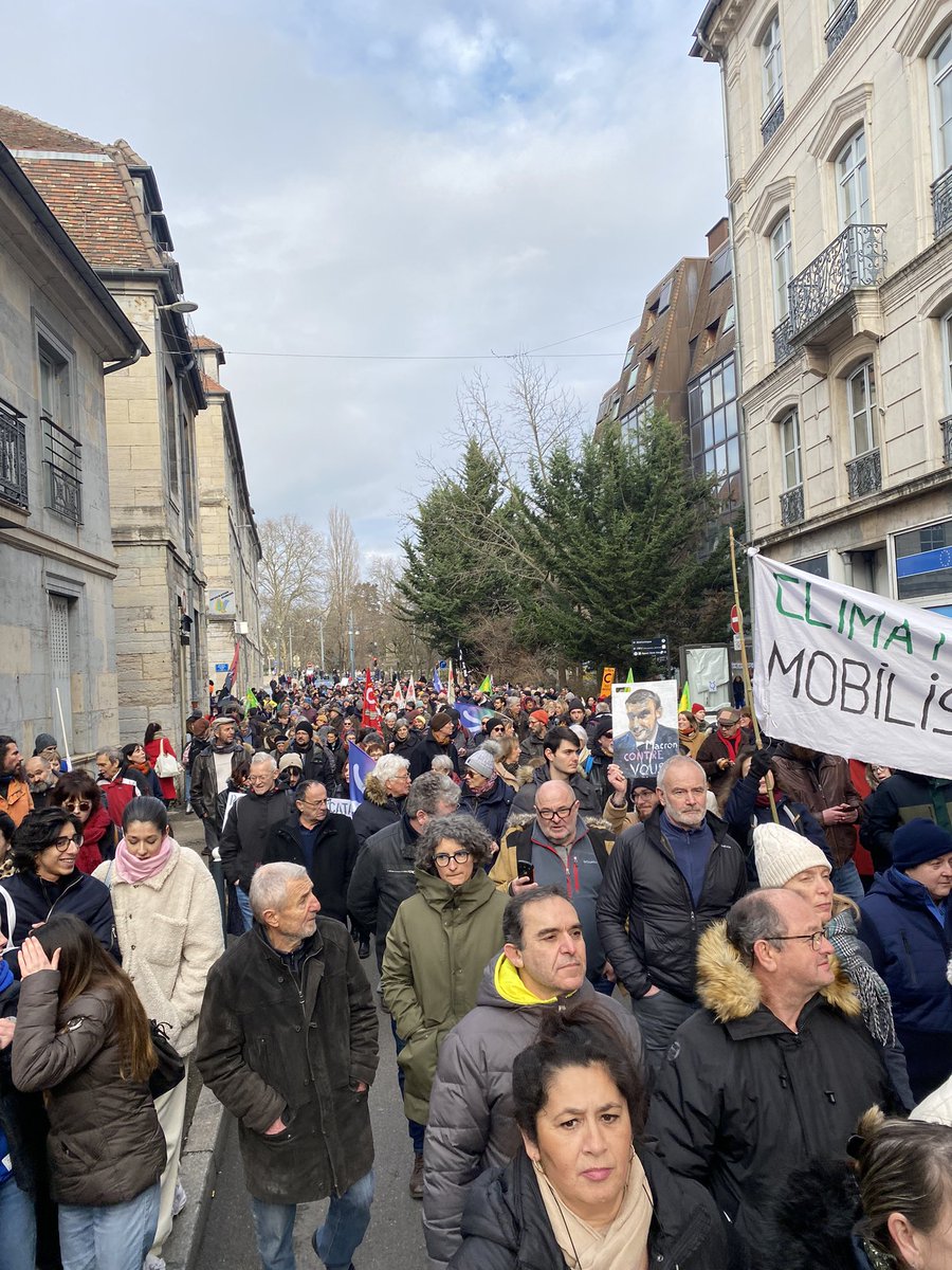 SeverineVezies's tweet image. 15000 manifestant•es à #Besançon ! Nous étions déjà 12000 le 19 janvier. On lâche rien. On va gagner. #GreveGenerale31janvier #StopRetraiteMacron