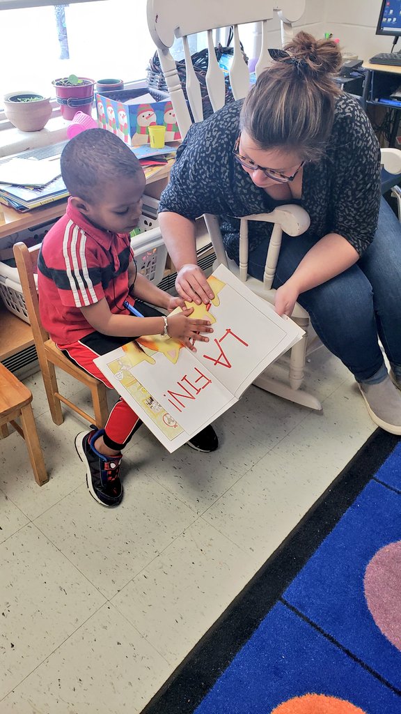 amisen114's tweet photo. Ami du jour brought in a Chester book to share. #classleader #Kindergarten2023 https://t.co/1qCNtmlvsu