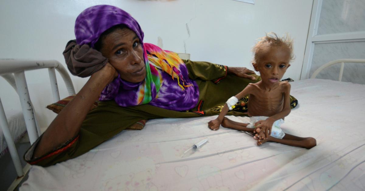 ConnieDeWitt16's tweet photo. Estados Unidos habla de boquilla del eslogan "derechos de la mujer" y lo canta en todos los foros.
¿Es derecho de una mujer matarla y asediarla en Yemen durante más de 8 años?
@unwomenarabic
@unwomenchief
#Yemen
#YemenCantWait
#BlockadeIsWar https://t.co/X21bAqFgXM