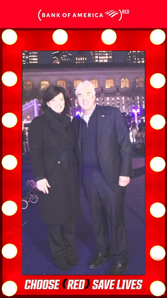 It was a great night at <a href="/bryantparknyc/">Bryant Park</a> to celebrate Broadway and <a href="/RED/">(RED)</a>!   Thanks to <a href="/JMunozActor/">Javier Muñoz</a> , <a href="/ConnieVerducci/">ConnieVerducci</a>, <a href="/jenlot/">Jennifer Lotito</a>!