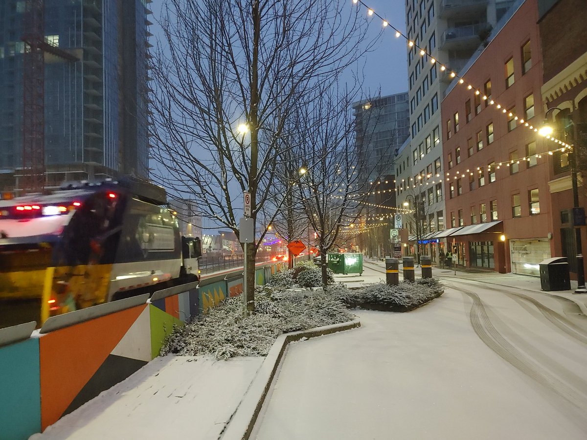 stephenbraverm1's tweet image. Heartwarming to hear that people think it's cool when they see my photos on @GlobalBC.
I feel cool, too.
Keeps me in the present. Makes me feel like I'm contributing something positive, productive to the community. Very grateful.@KOwsianski @YvonneSchalle @PaulHaysom