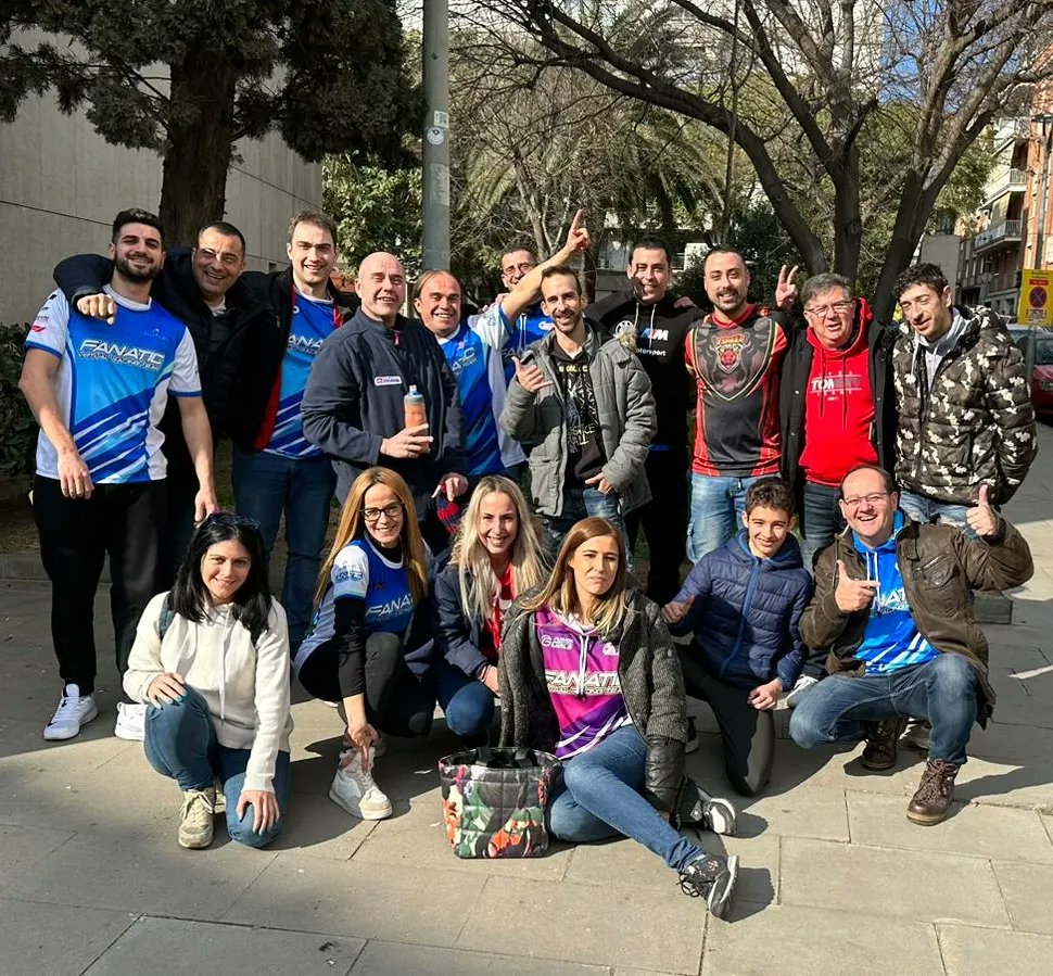 FanaticVirtual's tweet photo. ⭐💙Momentos Fanatic 💙⭐

Presencial @heron_esports 

Gran fin de semana con algunos de nuestr@s chic@s!
💙💙💙💙💙💙💙💙💙💙💙

#simracing #team #racing #simulator #gt #acc #f1 #gamer #gaming https://t.co/llmcGqMOpv