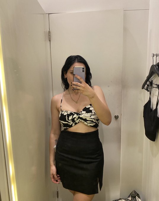 i have added many things in my wishlist for those that want to spoil me ❤️  https://t.co/BXoQP9Zqlq https://t<a href="/tag/mvsales"class="tags"><span>#mvsales</span></a>