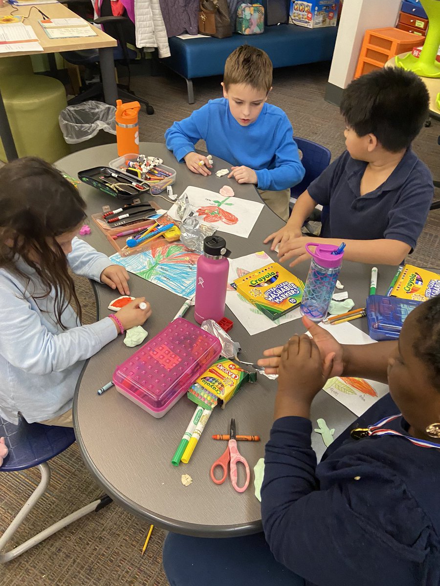 MrsMulligan_AOE's tweet photo. In our new EL unit The Secret World of Pollination we created scientific drawings and clay flower models 🌸 #aoes https://t.co/6jmpHMBHeS