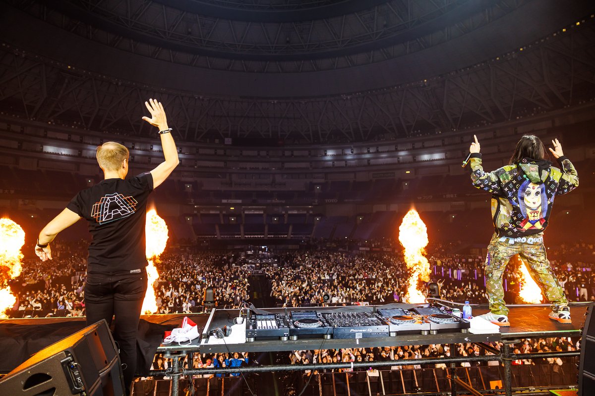 Armin van Buuren tweet media