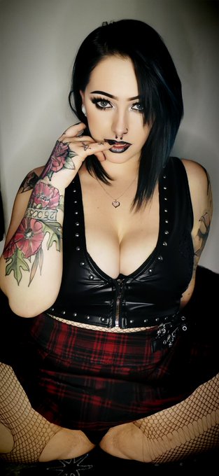 Let get drunk and make films 🥵  #btggf #bigboob #gothgirl #alternative #fetish https://t.co/9CS88das<a href="/tag/btggf"class="tags">#btggf</a><a href="/tag/bigboob"class="tags">#bigboob</a><a href="/tag/fetish"class="tags"><span>#fetish</span></a><a href="/tag/alternative"class="tags"><span>#alternative</span></a><a href="/tag/gothgirl"class="tags"><span>#gothgirl</span></a>