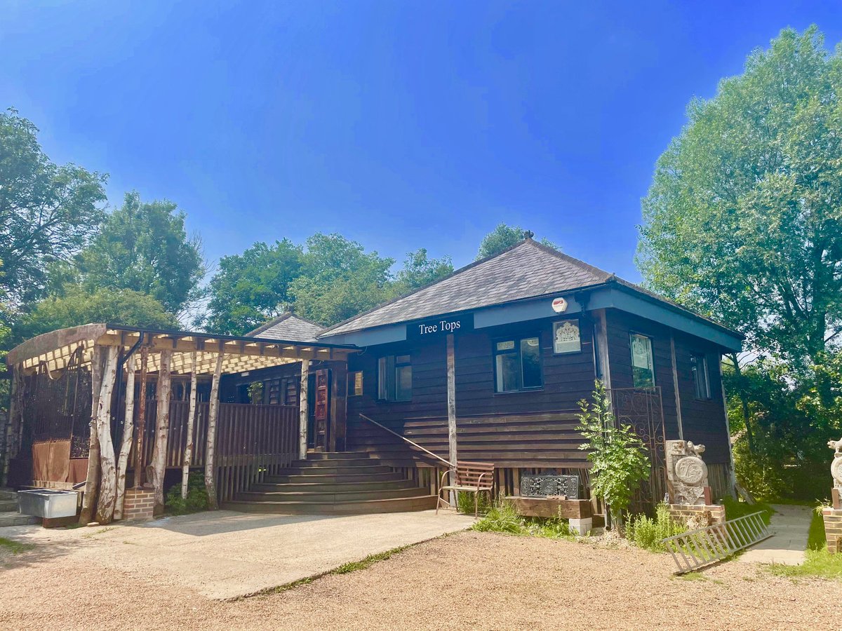 TheHolidayCots's tweet photo. SEt in the South Downs National Park, House on the Brooks, Hardham, West Sussex provides a variety of accommodation perfect for a well-deserved getaway. 
🛏 Sleeps 1-18
https://t.co/EIrFIdZKPV
#Holiday #Family #Explore #SouthDownsNationalPark #Rural #Explore #Hardham #WestSussex https://t.co/9CFY6XLUTo