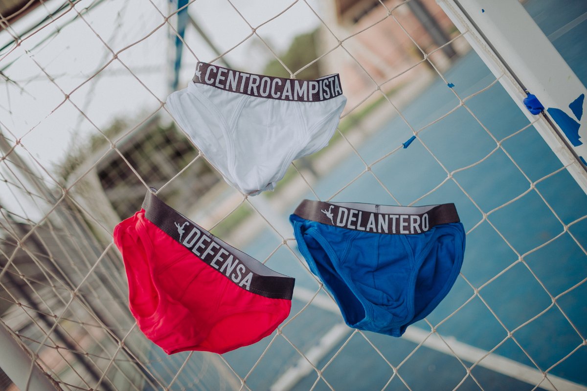 La preparación empieza antes de salir de casa 🏐
La ropa interior de los futbolistas 💥

#soydeloco #futbol #football #streetstyle #moda #outfits #fashion #ropa #modamasculina #modahombre #outfit