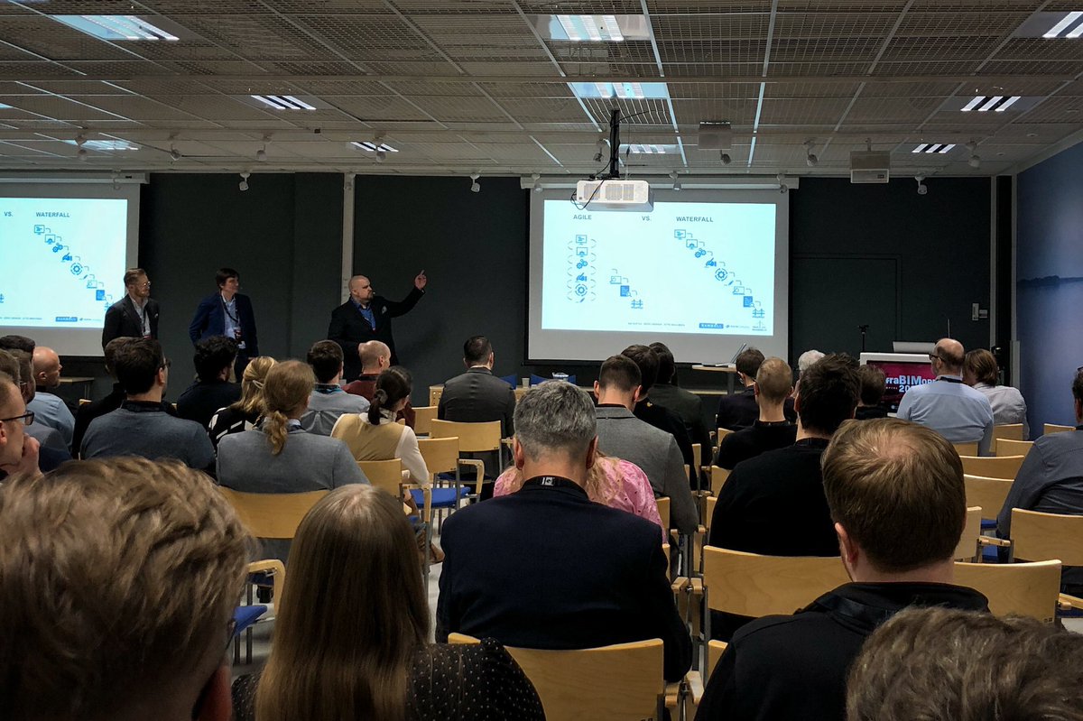 Eero Särkkä from <a href="/ramboll_fi/">Ramboll Finland</a> presenting the agile workflow that was used in <a href="/Kruunusillat/">Kruunusillat-raitiotie</a> project. I’ve also been part of this interesting project as a bim coordinator. #bim #kruunusillat #infrabimopen