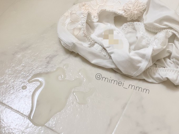 1日履いた下着と🐳 動画撮ってたらいつの間にかぬるぬるになってた🥺 モザなし見たい人いる？ https://t.co/JDnrRH1J75<a href="/tag/%E3%83%91%E3%83%B3%E3%83%84%E3%81%AE%E6%97%A5"class="tags"><span>#パンツの日</span></a>