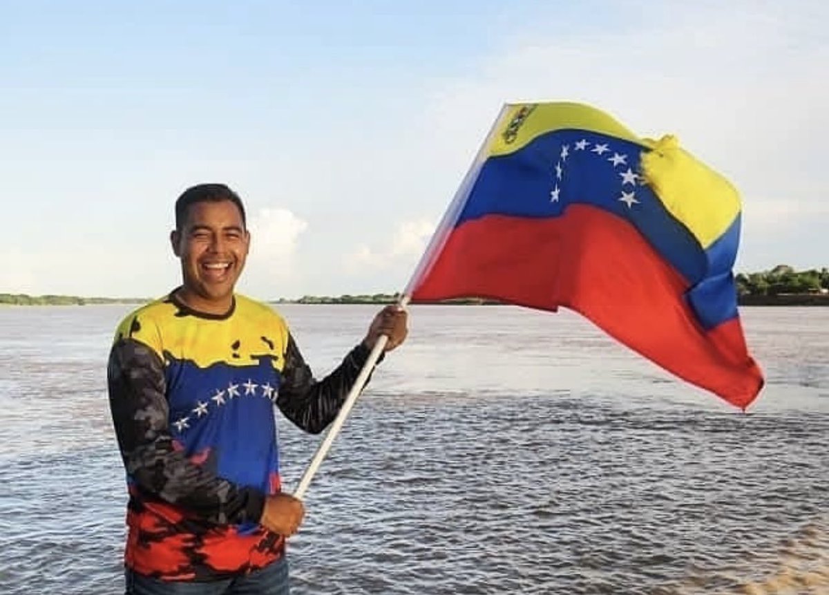 Se cumplen dos años de la triste pérdida de nuestro hermano, Fernando Ríos, revolucionario intachable, luchador de las causas justas, un joven que dedicó toda su entrega y amor a su pueblo llanero. ¡Siempre te recordaremos camarada! 

Y por ti, ¡Claro que venceremos!👏🏾
