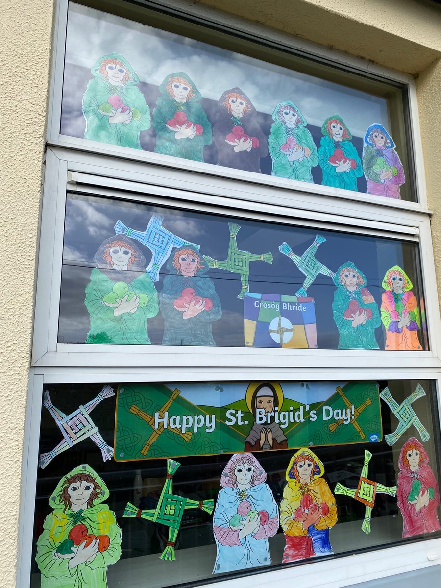 MountBruisNs's tweet image. We learned all about St. Brigid, her cloak, the story of the apples and the fox. We celebrate her feast day tomorrow; the first of February. #stbrigid #firstoffebruary